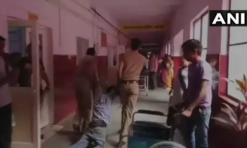 ബക്കറ്റ് മോഷ്ടിച്ചയാളെ ആശുപത്രി വരാന്തയിലൂടെ വലിച്ചിഴച്ച പൊലീസുകാര്‍ക്ക് സസ്പെന്‍ഷന്‍