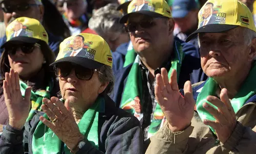 തെരഞ്ഞെടുപ്പ് പടിവാതില്‍ക്കല്‍; മുപ്പതിനായത്തില്‍ പരം വെളുത്ത വംശജര്‍ സിംബാബ്‌വെയില്‍ നിന്ന് പലായനം ചെയ്തു