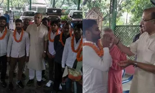 അലിമുദ്ദീന് അന്സാരി വധക്കേസിലെ പ്രതികളെ പൂമാലയിട്ട് സ്വീകരിച്ച നടപടിയില് ഖേദം പ്രകടിപ്പിച്ച് ജയന്ത് സിന്ഹ അലിമുദ്ദീന് അന്സാരി വധക്കേസിലെ പ്രതികളെ പൂമാലയിട്ട് സ്വീകരിച്ച നടപടിയില് ഖേദം പ്രകടിപ്പിച്ച് ജയന്ത് സിന്ഹ