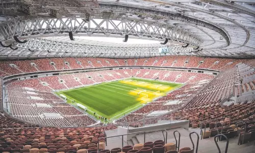 ലോകജേതാവിനെ കാത്ത് ലുഷ്‌നിക്കി