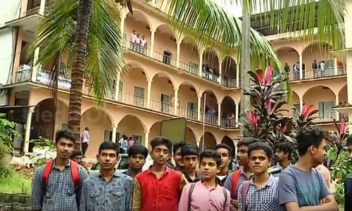 മര്‍ക്കസ് സ്കൂളില്‍ അനാസ്ഥയോ; പ്ലസ്ടു വിദ്യാര്‍ത്ഥികള്‍ക്ക് സ്കൂള്‍ മാറാനുള്ള അവസരം നഷ്ടപ്പെട്ടതായി പരാതി 