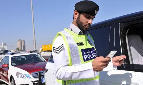 അബൂദബിയിൽ വാഹന പരിശോധന ശക്​തമാക്കി