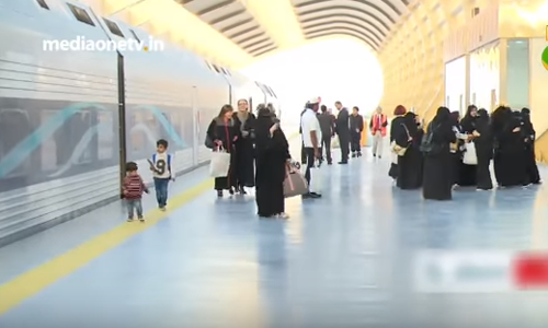 ഭക്ഷണബൂത്തുകള്‍, വൈഫൈ, ഓഫീസ് ജോലികള്‍ ചെയ്യാന്‍ പാകത്തില്‍ സീറ്റിങ്; ഇത് യാത്രക്കാര്‍ ഏറ്റെടുത്ത റെയില്‍വെ സര്‍വീസ്  