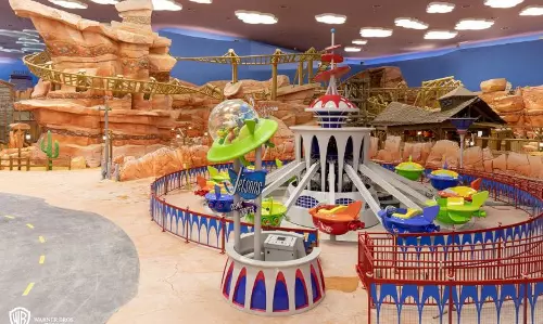 ഹോളിവുഡ് സിനിമാരംഗങ്ങളെ വെല്ലുന്ന പശ്ചാത്തലവുമായി അബൂദബി വാര്‍ണര്‍ ബ്രോസ്