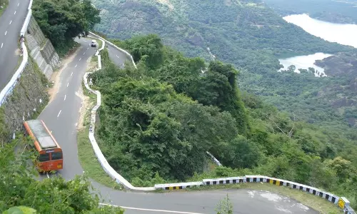 അട്ടപ്പാടി ചുരത്തിൽ വലിയ വാഹനങ്ങൾക്കുള്ള നിയന്ത്രണം തുടരും