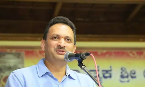 കാക്കകളും കുരങ്ങന്മാരും കുറുക്കന്മാരും ഒന്നിച്ചു; മറുവശത്ത് കടുവയുണ്ടെന്ന് ഹെഗ്ഡെ