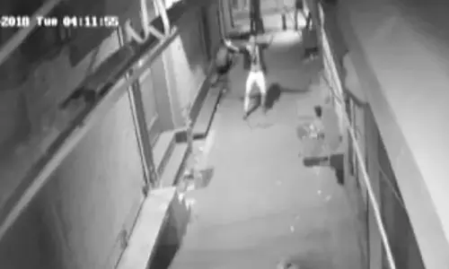 മോഷണത്തിന് മുന്‍പ് കിടിലന്‍ ഡാന്‍സ്; ദൃശ്യങ്ങള്‍ സി.സി.ടി.വിയില്‍