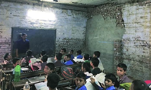 2,600 കുട്ടികളുള്ള സ്കൂളില് ആകെയുള്ളത് 2 ശൌചാലയം, മാലിന്യക്കുഴിയായി സ്കൂള് ഗ്രൌണ്ട് 2,600 കുട്ടികളുള്ള സ്കൂളില് ആകെയുള്ളത് 2 ശൌചാലയം, മാലിന്യക്കുഴിയായി സ്കൂള് ഗ്രൌണ്ട്