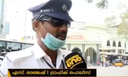 നൃത്തച്ചുവടുകളോടെ വാഹനങ്ങളെ നിയന്ത്രിക്കുന്ന ട്രാഫിക് പൊലീസ്‌ 