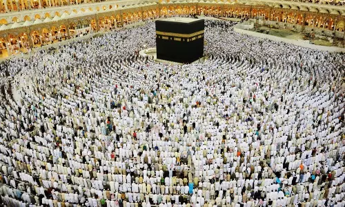 ആഭ്യന്തര ഹാജിമാരുടെ രജിസ്ട്രേഷന് നടപടി പൂര്ത്തിയാകുന്നു; കുറഞ്ഞ നിരക്കില് ഹജ്ജ് കാത്തിരുന്നവര്ക്ക് നിരാശ ആഭ്യന്തര ഹാജിമാരുടെ രജിസ്ട്രേഷന് നടപടി പൂര്ത്തിയാകുന്നു; കുറഞ്ഞ നിരക്കില് ഹജ്ജ് കാത്തിരുന്നവര്ക്ക് നിരാശ