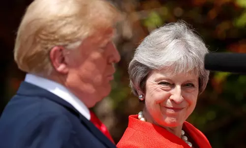 ചര്‍ച്ചയ്ക്ക് നില്‍ക്കണ്ട; യൂറോപ്യന്‍ യൂണിയനെതിരെ കേസ് കൊടുക്കണമെന്നാണ് ട്രംപ് പറഞ്ഞെന്ന് തെരേസ മെ