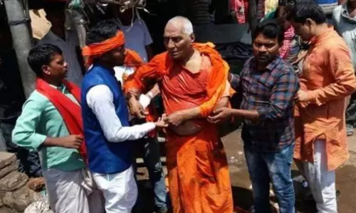 സ്വാമി അഗ്നിവേശിന് നേരെ ബി.ജെ.പി ആക്രമണം