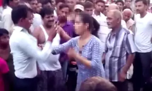 സഹോദരിയെ അപമാനിക്കാന്‍ ശ്രമിച്ച അക്രമിയെ പരസ്യമായി കൈകാര്യം ചെയ്ത് പെണ്‍കുട്ടി