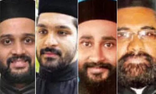 വൈദികർ വീട്ടമ്മയെ പീഡിപ്പിച്ച കേസ്: മാർ ഗ്രിഗോറിയോസ് പള്ളി വികാരി ഒ എം ശമുവേലിനെ സസ്പെന്ഡ് ചെയ്തു വൈദികർ വീട്ടമ്മയെ പീഡിപ്പിച്ച കേസ്: മാർ ഗ്രിഗോറിയോസ് പള്ളി വികാരി ഒ എം ശമുവേലിനെ സസ്പെന്ഡ് ചെയ്തു