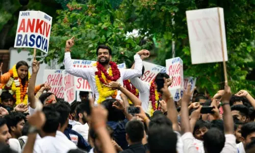 ഡല്‍ഹി സര്‍വകലാശാല വിദ്യാര്‍ഥി യൂണിയന്‍ പ്രസിഡന്‍റ് പ്രവേശനത്തിന് സമര്‍പ്പിച്ചത് വ്യാജ സര്‍ട്ടിഫിക്കറ്റ്; തെളിവ് പുറത്ത്