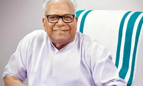 സഭാംഗങ്ങള്ക്കെതിരായ ക്രിമിനല് കേസുകള് സഭതന്നെ കൈകാര്യം ചെയ്യുന്നത് ശരിയല്ലെന്ന് വിഎസ് സഭാംഗങ്ങള്ക്കെതിരായ ക്രിമിനല് കേസുകള് സഭതന്നെ കൈകാര്യം ചെയ്യുന്നത് ശരിയല്ലെന്ന് വിഎസ്