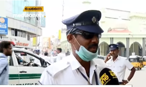 ചീറിപ്പായുന്ന വാഹനങ്ങളെ ഇങ്ങിനെയും നിയന്ത്രിക്കാം; കത്തുന്ന വെയിലില്‍ കര്‍മ്മനിരതനായി ഒരു പൊലീസുകാരന്‍