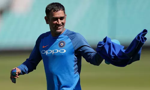 ആരാണ് ശരിക്കും ഇന്ത്യന്‍ ടീം നായകന്‍? ധോണിയെന്ന് ബി.സി.സി.ഐ, സോഷ്യല്‍ മീഡിയയില്‍ ട്രോള്‍മഴ