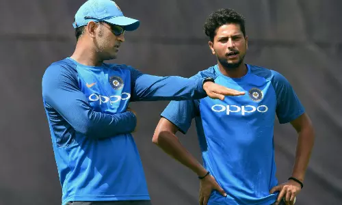 ക്യാപ്റ്റന്‍ കൂള്‍ ഹോട്ടായപ്പോള്‍