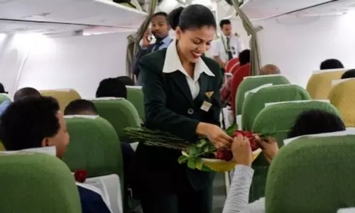 ഇത് ചരിത്ര നിമിഷം; സമാധാനത്തിലേക്ക് പറന്നുയര്ന്ന് എതോപ്യന് വിമാനം ഇത് ചരിത്ര നിമിഷം; സമാധാനത്തിലേക്ക് പറന്നുയര്ന്ന് എതോപ്യന് വിമാനം