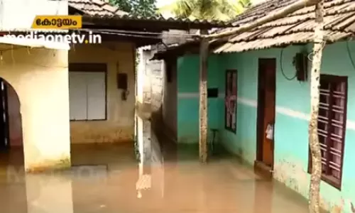 കോട്ടയം വീണ്ടും വെള്ളപ്പൊക്ക ഭീഷണിയിൽ, ദുരിതം തീരാതെ കുട്ടനാട്