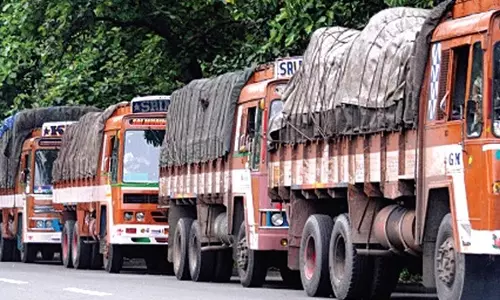 ലോറി സമരം എട്ടാം ദിവസവും തുടരുന്നു; ചരക്കു നീക്കത്തെ ബാധിച്ചു