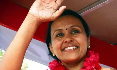 വീണ ജോര്ജിന് പരസ്യ പിന്തുണ നല്കിയ സഭാ നടപടി; തെരഞ്ഞെടുപ്പ് കമ്മീഷന് റിപ്പോര്ട്ട് തേടി വീണ ജോര്ജിന് പരസ്യ പിന്തുണ നല്കിയ സഭാ നടപടി; തെരഞ്ഞെടുപ്പ് കമ്മീഷന് റിപ്പോര്ട്ട് തേടി