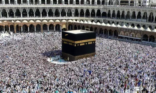 ട്രാവല്‍ ഏജന്റ് ചതിച്ചു; ഉംറ തീര്‍ഥാടകരുടെ യാത്ര മുടങ്ങി