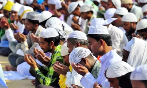 ജുമുഅ നമസ്കാരം; പള്ളികളില്‍ 40 പേരില്‍ കൂടാന്‍ പാടില്ല : കോഴിക്കോട് കലക്ടര്‍