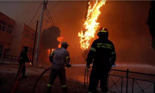 ഗ്രീസ് കത്തിയെരിയുന്നു; ഏഥന്‍സിലും അഗ്നിബാധ