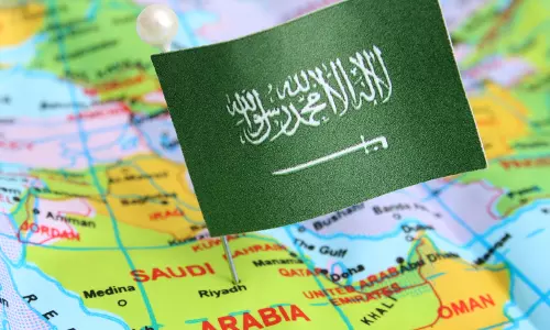 പല ഉയര്‍ന്ന തസ്തികകളിലേക്കും വിദേശികള്‍ക്ക് വിസ അനുവദിക്കാന്‍ സൗദി തൊഴില്‍ ‍- സാമൂഹിക മന്ത്രാലയം