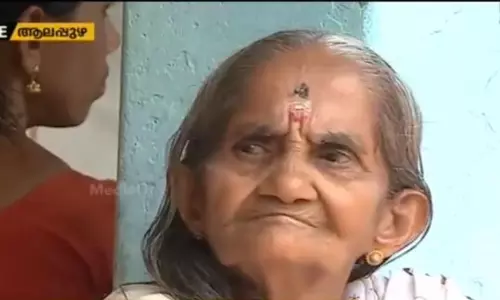 കുട്ടനാട്ടില്‍ അറുപത്തഞ്ചോളം കുടുംബങ്ങളെ  അവഗണിച്ചതായി പരാതി