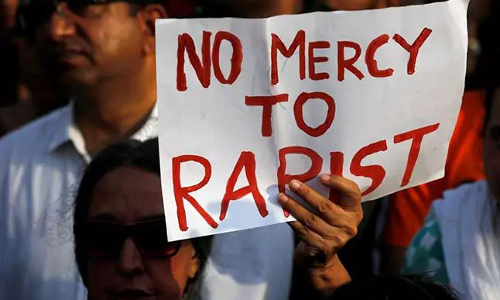 ക്ഷേത്ര പരിസരത്ത് വച്ച് പൂജാരി ബലാത്സംഗം ചെയ്തുവെന്ന് യുവതിയുടെ പരാതി