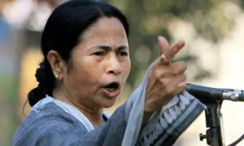 ‘രക്തപ്പുഴ, ആഭ്യന്തര യുദ്ധം’; മമതക്കെതിരെ കേസ്‌ 