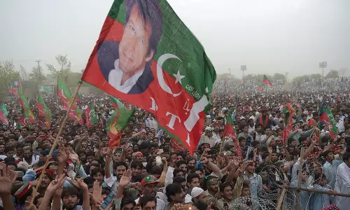 പാകിസ്താനില്‍ സര്‍ക്കാര്‍ രൂപീകരിക്കാനൊരുങ്ങി  ഇമ്രാന്‍ ഖാന്‍