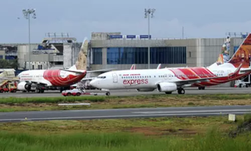 കരിപ്പൂര്‍ സ്ഥലമേറ്റെടുപ്പും വിമാനമിറങ്ങുന്നതും തമ്മില്‍ ബന്ധമില്ലെന്ന് വിദഗ്ധര്‍