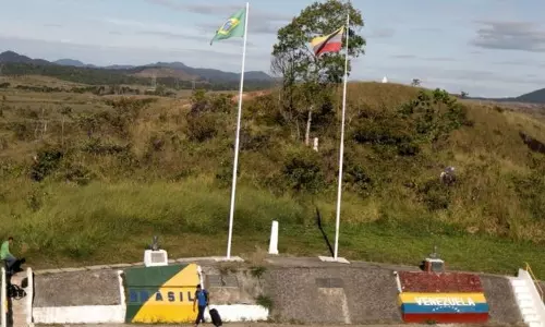 വെനസ്വേലയില് നിന്നുമുള്ള അഭയാര്ഥി കുടിയേറ്റം അവസാനിപ്പിക്കാന് വടക്കന് അതിര്ത്തി ബ്രസീല് അടച്ചു പൂട്ടി വെനസ്വേലയില് നിന്നുമുള്ള അഭയാര്ഥി കുടിയേറ്റം അവസാനിപ്പിക്കാന് വടക്കന് അതിര്ത്തി ബ്രസീല് അടച്ചു പൂട്ടി