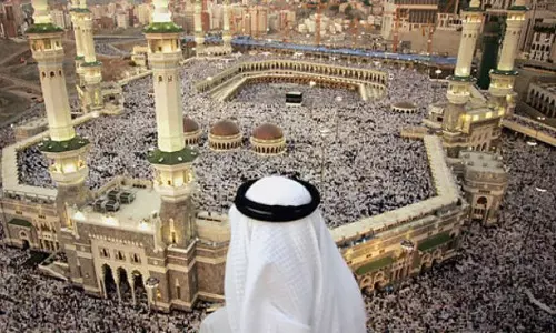 ദൈവത്തിന്റെ അതിഥികള്‍ക്ക് സമ്മാനം, ലോറികള്‍ ഹജ്ജ് നഗരിയിലെത്തി