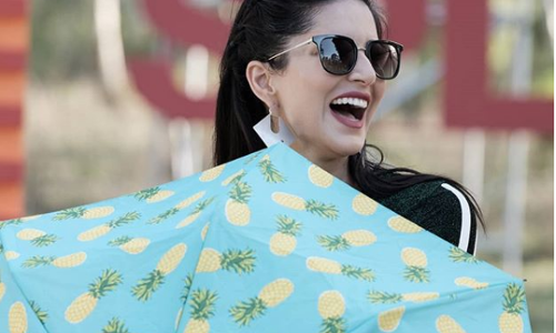 കേരളത്തിന് 1200 കിലോ അരിയും പരിപ്പുമെത്തിച്ച് സണ്ണി ലിയോണ്‍