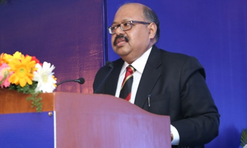 കേരള ഹൈക്കോടതി ചീഫ് ജസ്റ്റിസായി ഋഷികേശ് റോയ് സത്യപ്രതിജ്ഞ ചെയ്തു