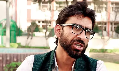 താലിബ് ഹുസൈന് പൊലീസ് കസ്റ്റഡിയില് മര്ദ്ദനമേറ്റ സംഭവം: സുപ്രീം കോടതി ജമ്മുകാശ്മീർ സർക്കാരിനോട് വിശദീകരണം തേടി താലിബ് ഹുസൈന് പൊലീസ് കസ്റ്റഡിയില് മര്ദ്ദനമേറ്റ സംഭവം: സുപ്രീം കോടതി ജമ്മുകാശ്മീർ സർക്കാരിനോട് വിശദീകരണം തേടി