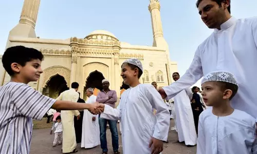 സര്‍ക്കാര്‍ മേഖലയില്‍ 5 ദിവസം പെരുന്നാള്‍ അവധി പ്രഖ്യാപിച്ചു