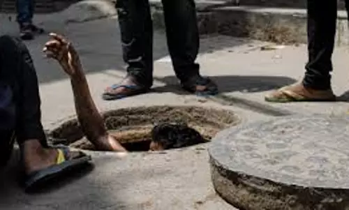 മാന്‍ഹോള്‍ തൊഴിലാളികളോട് അവഗണന: പുനരധിവാസത്തിന് മോദി സര്‍ക്കാര്‍ ഒരു രൂപ പോലും അനുവദിച്ചില്ല