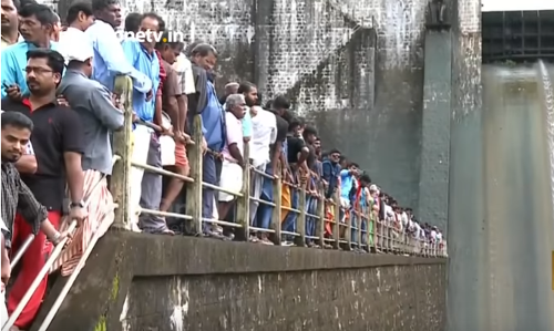 ഷട്ടറുകൾ തുറന്നതോടെ മലമ്പുഴ അതിസുന്ദരിയായി; കാണാന്‍ സന്ദര്‍ശകപ്രവാഹം