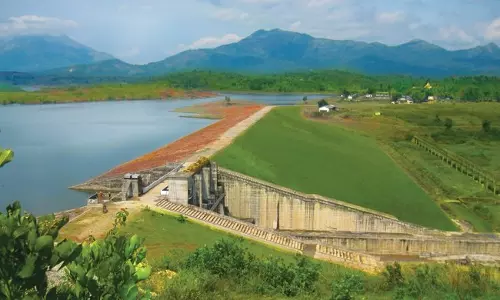 മുന്നറിയിപ്പില്ലാതെ ബാണാസുര ഡാം തുറന്നു; കെ.എസ്.ഇ.ബിക്കെതിരെ നാട്ടുകാര്‍