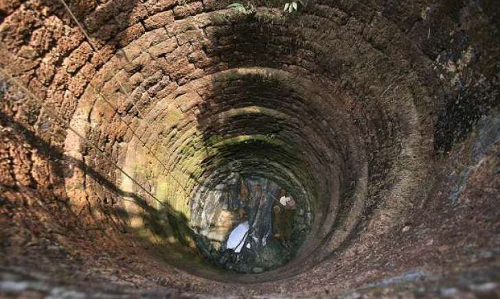 നാടും നഗരവും വെള്ളത്തില്‍; ഇസ്മായിലിന്റെ വീട്ടിലെ കിണര്‍ വെള്ളം വറ്റിയ നിലയില്‍