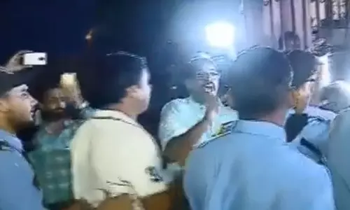 ഫ്രാങ്കോ മുളക്കലിനെ മണിക്കൂറുകളായി ചോദ്യം ചെയ്യുകയായിരുന്നെന്ന പൊലീസിന്റെ വാദം തെറ്റ് 