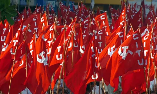 ഹൈക്കോടതി പറഞ്ഞിട്ടും ശമ്പളമില്ല, കെ.എസ്.ആർ.ടി.സിയിലെ സമരം സി.ഐ.ടി.യു തുടരും: ആനത്തലവട്ടം ആനന്ദൻ