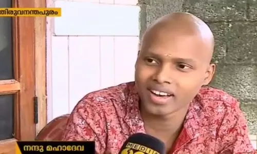 അര്‍ബുദത്തെ ചിരിച്ച് തോല്‍പ്പിക്കുന്ന നന്ദു