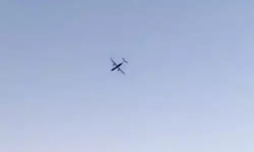 അമേരിക്കയില്‍ യാത്രാവിമാനം ജീവനക്കാരന്‍ റാഞ്ചി